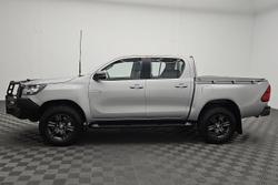 2023 Toyota Hilux SR