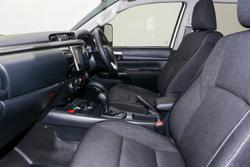 2020 Toyota Hilux SR5
