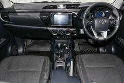 2020 Toyota Hilux SR5