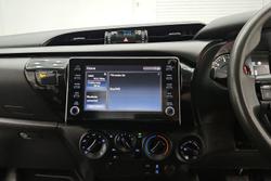 2020 Toyota Hilux SR