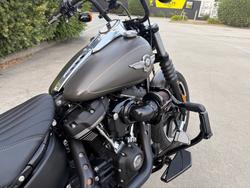 2018 HARLEY-DAVIDSON FXBB STREET BOB Grey