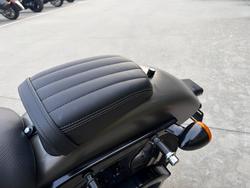 2018 HARLEY-DAVIDSON FXBB STREET BOB Grey