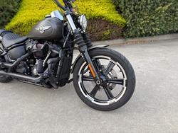 2018 HARLEY-DAVIDSON FXBB STREET BOB Grey
