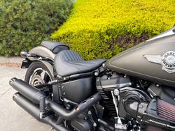 2018 HARLEY-DAVIDSON FXBB STREET BOB Grey