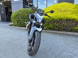 2024 CFMOTO 450 NK White