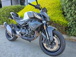 2024 CFMOTO 450 NK White