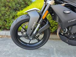 2024 CFMOTO 450 NK White