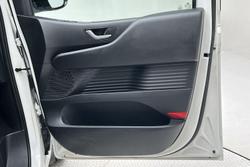 2022 Hyundai STARIA LOAD