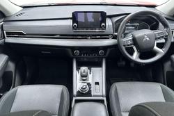 2023 Mitsubishi Outlander ES