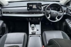 2023 Mitsubishi Outlander LS