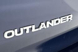 2023 Mitsubishi Outlander LS