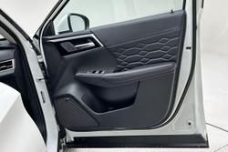 2025 Mitsubishi Outlander Exceed