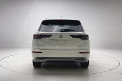 2025 Mitsubishi Outlander Exceed