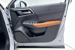 2023 Mitsubishi Outlander Exceed Tourer