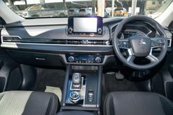 2023 Mitsubishi Outlander ES