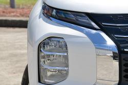 2023 Mitsubishi Outlander ES