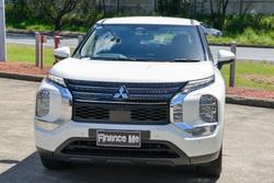 2023 Mitsubishi Outlander ES