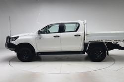 2022 Toyota Hilux SR