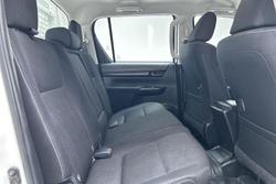 2022 Toyota Hilux SR