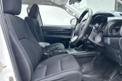 2022 Toyota Hilux SR