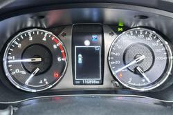 2022 Toyota Hilux SR