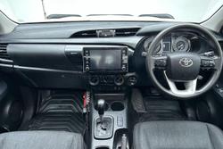 2022 Toyota Hilux SR