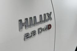 2022 Toyota Hilux SR