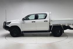 2022 Toyota Hilux SR