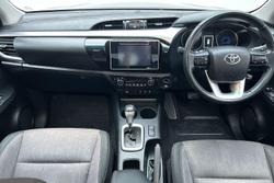 2018 Toyota Hilux SR5