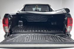 2018 Toyota Hilux SR5