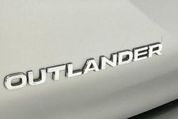 2023 Mitsubishi Outlander LS