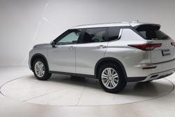 2023 Mitsubishi Outlander LS