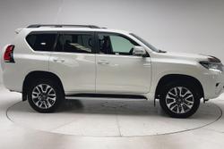 2023 Toyota Landcruiser Prado VX