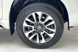 2023 Toyota Landcruiser Prado VX