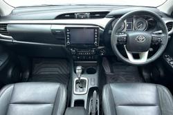 2022 Toyota Hilux SR5