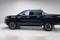 2022 Toyota Hilux SR5