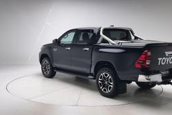 2022 Toyota Hilux SR5