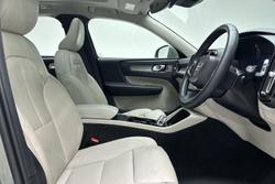 2022 Volvo XC40 Ultimate B4 Bright