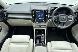 2022 Volvo XC40 Ultimate B4 Bright