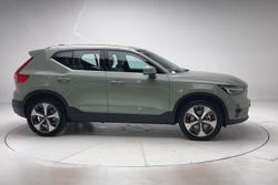 2022 Volvo XC40 Ultimate B4 Bright