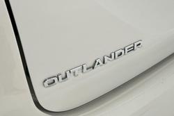 2024 Mitsubishi Outlander LS