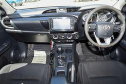 2022 Toyota Hilux SR