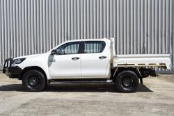 2022 Toyota Hilux SR