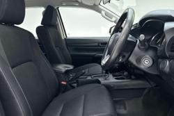 2022 Toyota Hilux SR