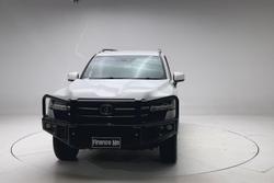 2023 Toyota Landcruiser GXL