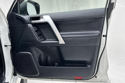 2022 Toyota Landcruiser Prado VX