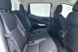 2021 Nissan Navara SL