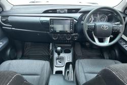 2022 Toyota Hilux SR