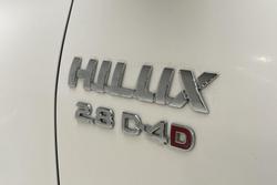 2022 Toyota Hilux SR