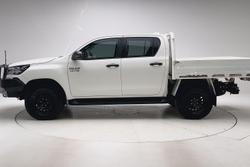 2022 Toyota Hilux SR